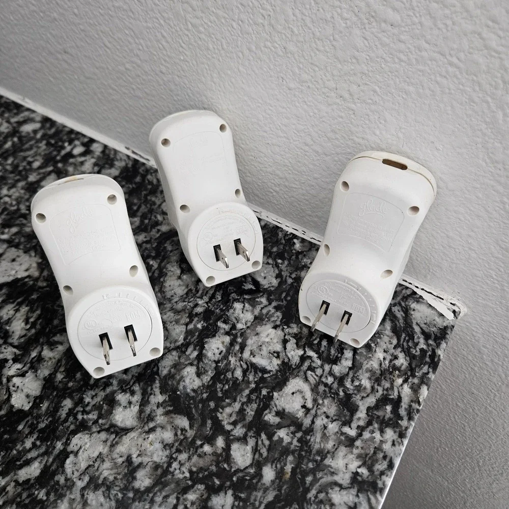 Glade PlugIns Scented Oil Warmers white lot of 3 wall plug in